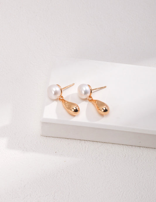 Teardrop Pearl Earrings